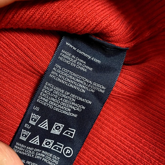 Vintage Tommy Hilfiger Red Knit Quarter Zip Sweater - Picture 4 of 4